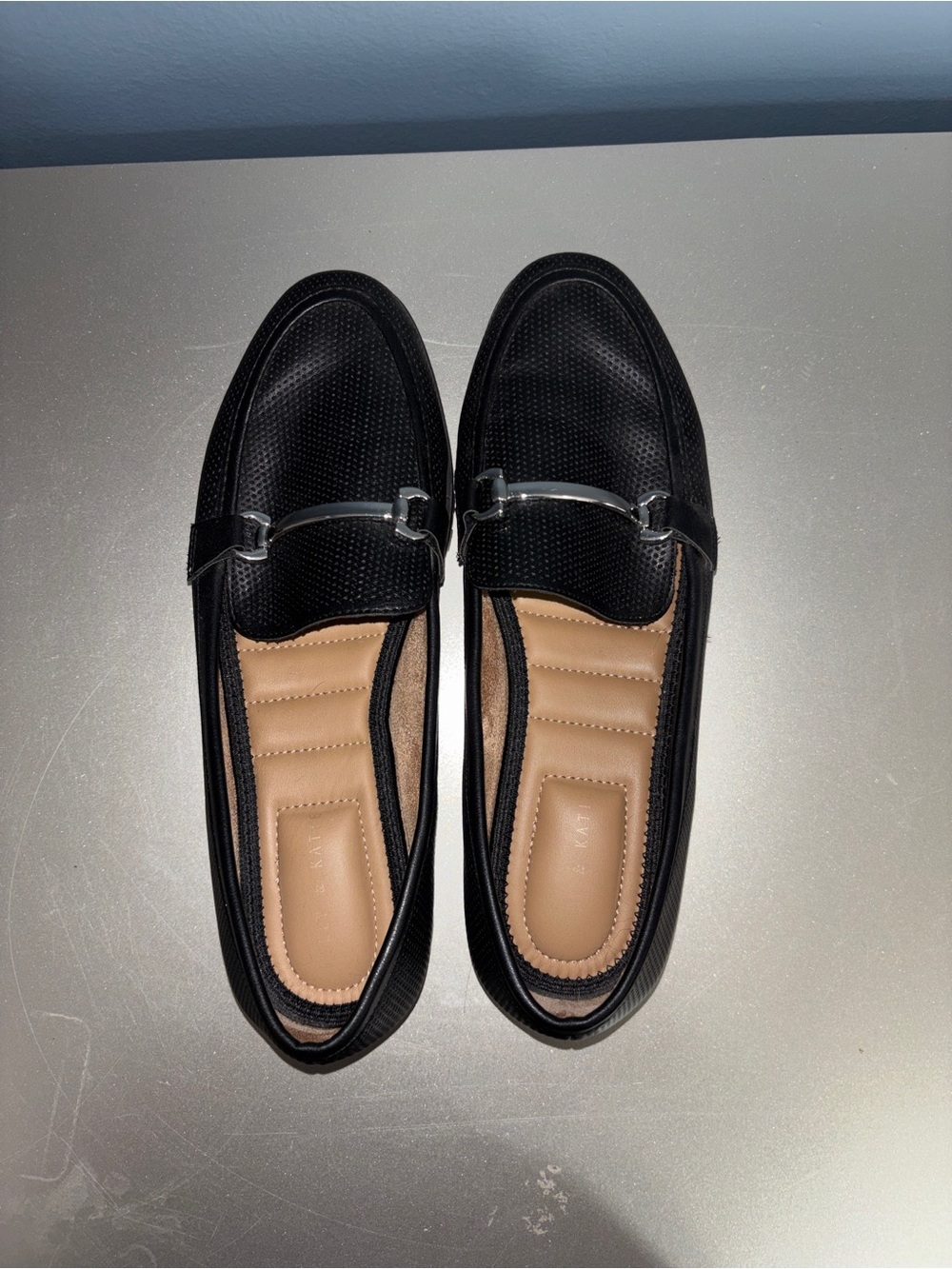 Kelly & Katie Women's 8 Perforated Bit Loafer Slip On Shoes - Picture 2 of 5